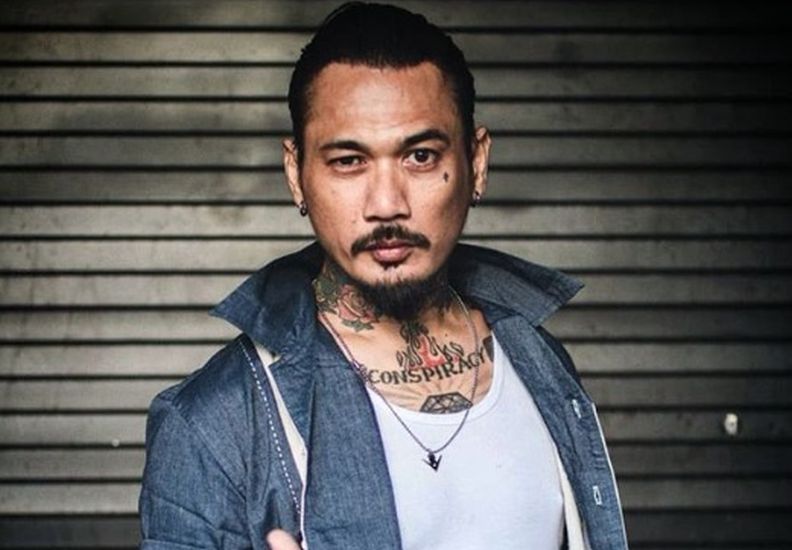 I Gede Ari Astina, lebih dikenal dengan nama Jerinx atau JRX, adalah seorang musisi dan aktivis asal Bali, Indonesia. Namanya mulai dikenal luas sebagai drummer dari grup band rock Superman Is Dead (SID).